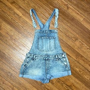 NOBO Relaxed Fit, size M(7-9) short overalls.